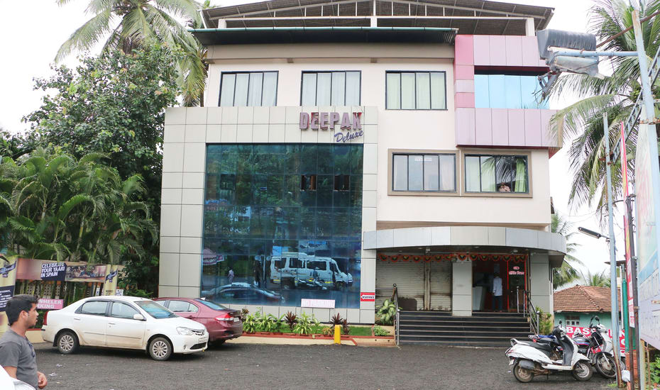 Hotel Deepak Deluxe
